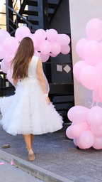 Civil wedding dress with neckline, sleeves and ruffles