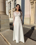 Elegant wedding dress with lace sleeves