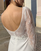 Elegant wedding dress with lace sleeves