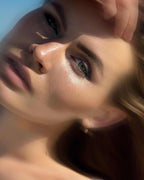 Aplicare SPF50 stick protectie solara filtre minerale Lariette Skincare