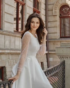 Rochie cununie civila cu mâneci din perle și croială A-line.