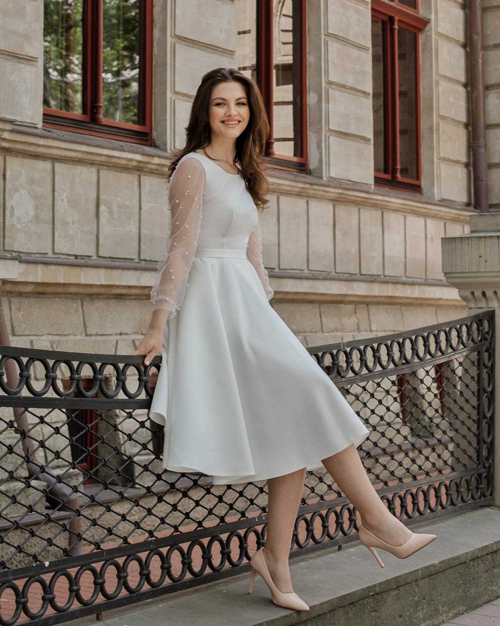 Rochie cununie civila, A-line, mâneci din plasă cu perle.