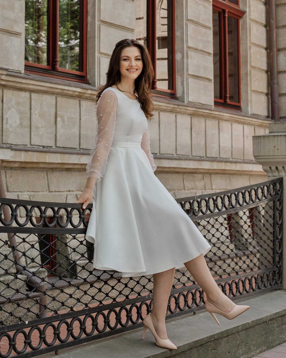 Rochie cununie civila, A-line, mâneci din plasă cu perle.