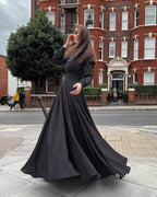 Rochie eleganta de seară lungă cu pliuri și decolteu adânc, mânecă lungă, țesătură crep chifon.